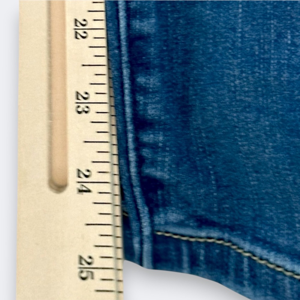 Torrid Womens Bombshell Skinny Jeans Size 18 SHORT Blue Distressed Medium Wash - Picture 8 of 11